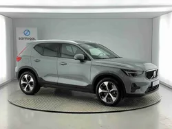 Cinzento Usado 2024 Volvo XC40 Core SUV | € 35.990 (Preço elevado)