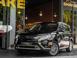 Preto Usado 2020 Mitsubishi Outlander P-HEV Intense SUV | € 23.900 (Preço justo)