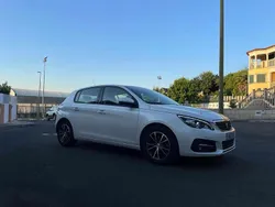 Branco Usado 2017 Peugeot 308 Active Sedan | € 13.000 (Preço justo)