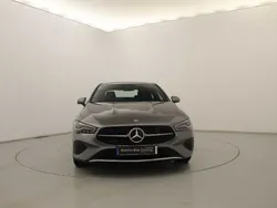 Cinzento mountain Usado 2024 Mercedes CLA200 | € 35.990 (Bom preço)