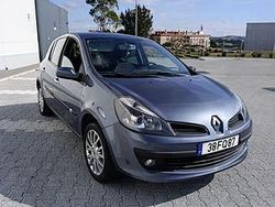 Usado 2008 Renault Clio III Citadino | € 4.000
