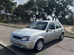 Usado 2001 Ford Fiesta Citadino | € 1.700
