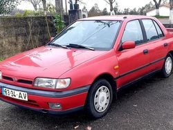 Vermelho Usado 1992 Nissan Sunny Sedan | € 500
