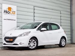 Branco Usado 2014 Peugeot 208 Active Citadino | € 8.900 (Bom preço)