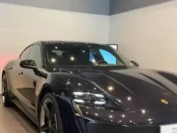 Preto Usado 2020 Porsche Taycan 4S Sedan | € 67.000 (Preço justo)