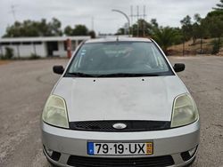Usado 2003 Ford Fiesta Citadino | € 2.150 (Preço justo)
