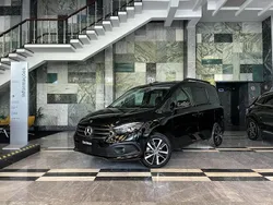 Preto Novo 2025 Mercedes T180 Monovolume | € 41.200