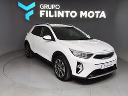 Branco Usado 2024 Kia Stonic SUV | € 19.160 (Preço elevado)