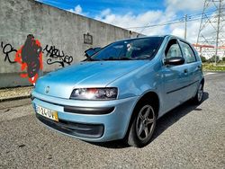 Usado 2003 Fiat Punto Sedan | € 1.200 (Super Preço)