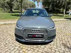Cinza Usado 2018 Audi A1 Sportback Citadino | € 16.500