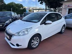 Branco Usado 2015 Peugeot 208 Access Citadino | € 7.490 (Bom preço)