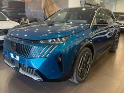 Azul Usado 2024 Peugeot e-3008 GT SUV | € 44.900 (Preço justo)