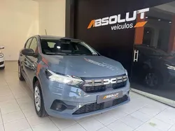 Cinza Usado 2023 Dacia Sandero Essentiel Citadino | € 14.490 (Preço justo)