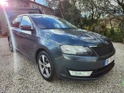 Cinzento Usado 2017 Skoda Rapid Citadino | € 12.500