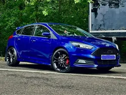 Azul Usado 2016 Ford Focus ST Citadino | € 18.000