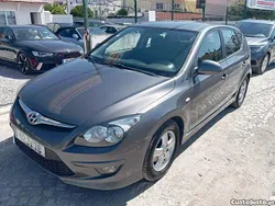 Cinza Usado 2010 Hyundai i30 Comfort Citadino | € 7.900