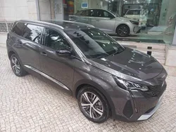 Cinzento Usado 2024 Peugeot 5008 Monovolume | € 32.950 (Preço justo)