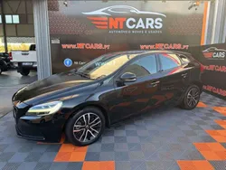 Preto Usado 2018 Volvo V40 Kinetic Carrinha | € 16.750 (Preço justo)