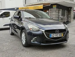 Azul Usado 2018 Mazda 2 Evolve | € 13.500