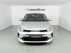 Cinza Usado 2022 Kia Rio Citadino | € 14.890 (Preço justo)