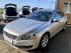 Cinza Usado 2014 Volvo V60 Momentum Carrinha | € 14.860 (Preço justo)