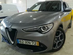 Cinzento Usado 2019 Alfa Romeo Stelvio Super SUV | € 28.599 (Preço justo)
