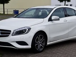 Branco Usado 2015 Mercedes A180 Style | € 15.750 (Preço justo)