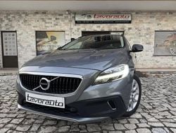 Cinzento Usado 2018 Volvo V40 SUV | € 18.500 (Preço justo)