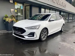 Branco Usado 2024 Ford Focus ST Sedan | € 21.390 (Bom preço)