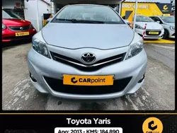 Cinzento Usado 2013 Toyota Yaris Citadino | € 10.900 (Caro)