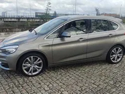 Cinzento Usado 2016 BMW 225 Active Tourer Luxury Line Monovolume | € 16.000 (Caro)