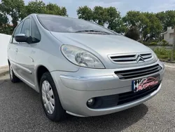 Cinzento Usado 2005 Citroën Xsara Picasso Monovolume | € 5.900