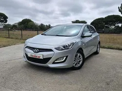 Cinzento Usado 2014 Hyundai i30 Active Citadino | € 9.950
