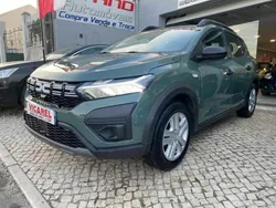 Verde Usado 2023 Dacia Sandero Citadino | € 18.000 (Preço justo)