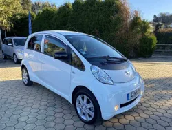 Branco Usado 2013 Peugeot iON Citadino | € 6.750