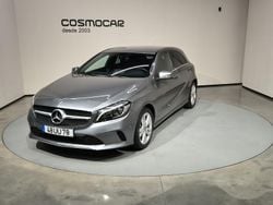 Cinza Usado 2018 Mercedes A180 Urban | € 19.400 (Preço justo)