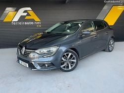 Cinza Usado 2017 Renault Mégane IV Bose Edition Citadino | € 14.900 (Preço justo)