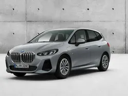 Cinza skyscraper metalizado Usado 2024 BMW 225 Active Tourer Shadowline Monovolume | € 51.122 (Preço justo)