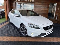 Branco Usado 2016 Volvo V40 | € 13.490 (Preço justo)
