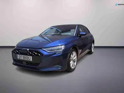 Azul Usado 2025 Audi A3 Sportback e-tron Sedan | € 42.990