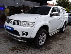 Branco Usado 2011 Mitsubishi L200 Intense Pickup | € 22.999