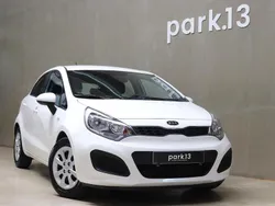 Branco Usado 2013 Kia Rio EX Citadino | € 7.990 (Super Preço)