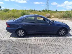 Usado 2003 Mercedes 220 Classic Sedan | € 4.500