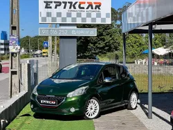 Branco Usado 2014 Peugeot 208 GTi Citadino | € 13.997 (Preço justo)