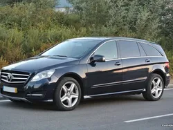 Azul Usado 2010 Mercedes R350 AMG Monovolume | € 26.000