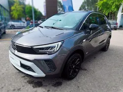 Cinzento Usado 2023 Opel Crossland Design & Tech SUV | € 15.950 (Preço justo)