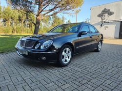 Usado 2002 Mercedes E220 Avantgarde Sedan | € 8.750 (Preço elevado)