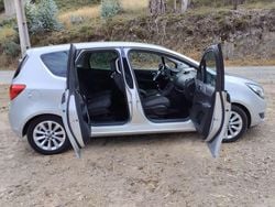 Cinza Usado 2015 Opel Meriva Monovolume | € 8.949 (Preço justo)