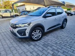 Cinza Usado 2023 Dacia Sandero Expression Citadino | € 16.900 (Preço justo)