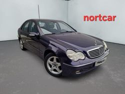 Azul Usado 2000 Mercedes C220 Avantgarde Sedan | € 4.900